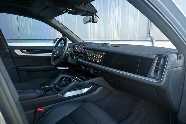 Porsche CAYENNE 3.0 E-Hybrid *Burmester 3D / Achteras-besturing / Panorama / Passenger-display / Keyless / HUD*