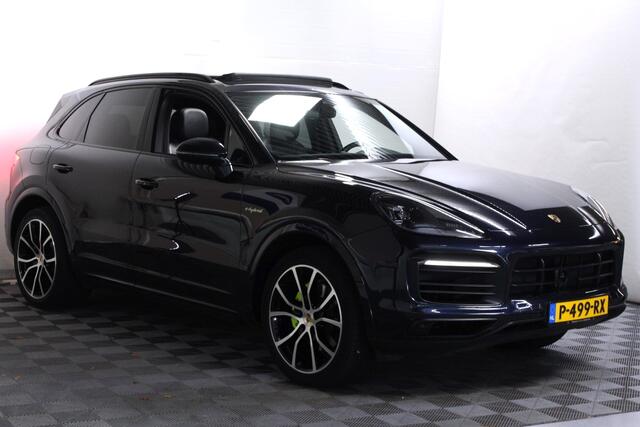 Porsche CAYENNE 3.0 E-Hybrid 462pk PANO CARPLAY ACC BOSE CHRONO '20