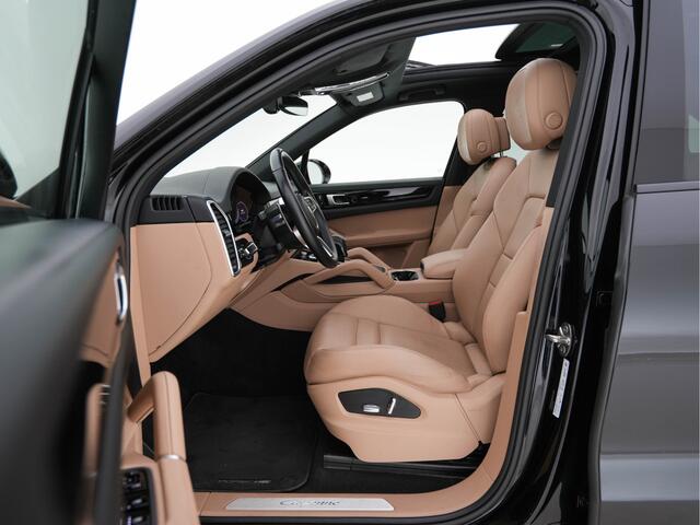 Porsche CAYENNE 3.0 E-Hybrid Sport-Chrono-Pack (INCL-BTW) *PANO | NAPPA-VOLLEDER | FULL-LED | BOSE-SURROUND | MEMORY-PACK | AIR-SUPENSION | NAVI-FULLMAP | CAMERA | DAB+ | SPORT-SEATS | 22''ALU*