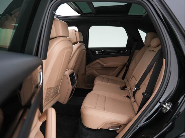 Porsche CAYENNE 3.0 E-Hybrid Sport-Chrono-Pack (INCL-BTW) *PANO | NAPPA-VOLLEDER | FULL-LED | BOSE-SURROUND | MEMORY-PACK | AIR-SUPENSION | NAVI-FULLMAP | CAMERA | DAB+ | SPORT-SEATS | 22''ALU*