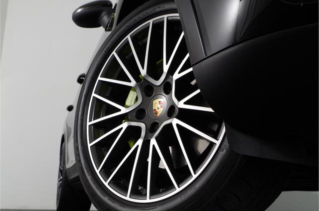 Porsche CAYENNE 3.0 E-Hybrid Platinum Edition > 463pk/Chrono Sport/RS Spyder 21inch/Active Suspension