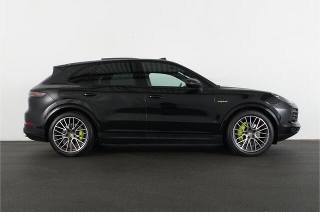 Porsche CAYENNE 3.0 E-Hybrid Platinum Edition > 463pk/Chrono Sport/RS Spyder 21inch/Active Suspension