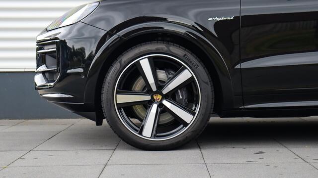 Porsche CAYENNE Coupé 3.0 E-Hybrid SportDesign | Stoelventilatie | InnoDrive | Soft-Close | BOSE Sound | Sportuitlaat | Trekhaak
