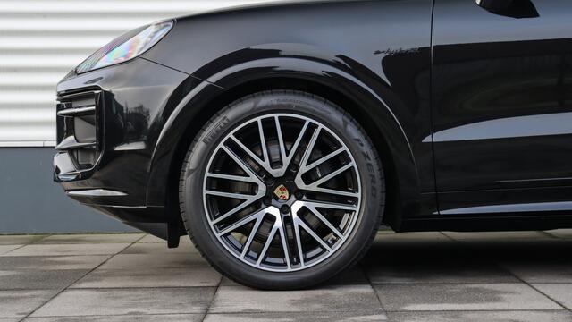 Porsche CAYENNE 3.0 E-Hybrid SportDesign | Achterasbesturing | Panoramadak | HD Matrix | BOSE Sound | Trekhaak