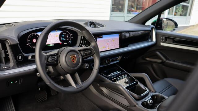 Porsche CAYENNE 3.0 E-Hybrid SportDesign | Achterasbesturing | Panoramadak | HD Matrix | BOSE Sound | Trekhaak