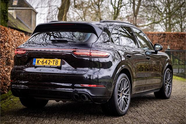 Porsche CAYENNE 3.0 E-Hybrid Massage Soft Close Matrix Stoelventilatie Vierwielbesturing