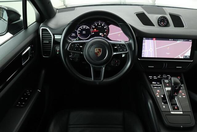 Porsche CAYENNE Coupé 3.0 | Panoramadak | Adaptive cruise | Leder | Stoelverwarming | Camera | BOSE Sound | Full LED | Luchtvering | Carplay | Navigatie | Sport Chrono