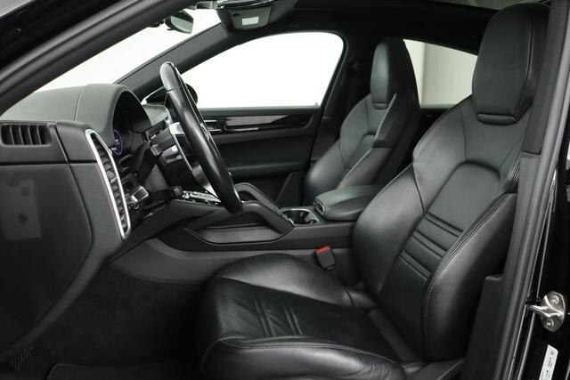 Porsche CAYENNE Coupé 3.0 | Panoramadak | Adaptive cruise | Leder | Stoelverwarming | Camera | BOSE Sound | Full LED | Luchtvering | Carplay | Navigatie | Sport Chrono