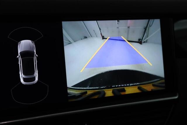 Porsche CAYENNE Coupé 3.0 | Panoramadak | Adaptive cruise | Leder | Stoelverwarming | Camera | BOSE Sound | Full LED | Luchtvering | Carplay | Navigatie | Sport Chrono