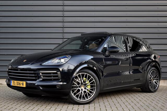 Porsche CAYENNE 3.0 E-Hybrid 462pk | Panoramadak | Trekhaak | 360 Camera | Sport Chrono | Bose | Stuurverwarming | Luchtvering | Orig. NL |