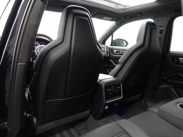 Porsche CAYENNE 3.0 E-Hybrid Exclusive Manufaktur- Alcantara Afwerking, Carbon, Soft Close, Stoelventilatie, Sport Interieur
