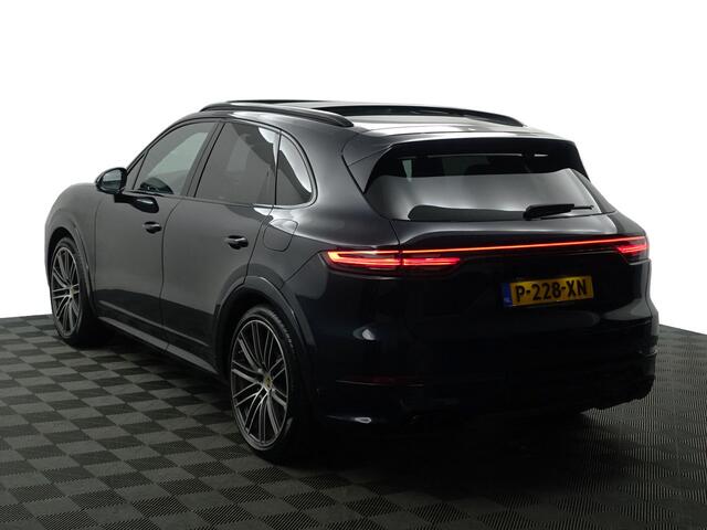 Porsche CAYENNE 3.0 E-Hybrid Exclusive Manufaktur- Alcantara Afwerking, Carbon, Soft Close, Stoelventilatie, Sport Interieur