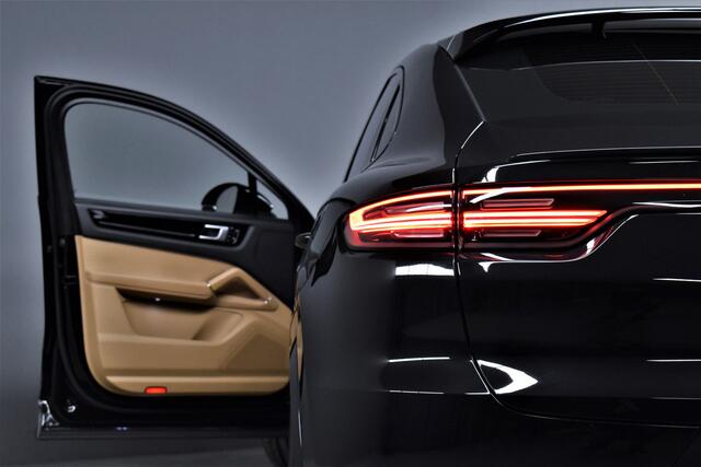 Porsche CAYENNE Coupé 3.0 462pk E-Hybrid Turbo Sportchrono/Pano/Trekhaak/Lmv22''/Carplay/Memory/Camera/Luchtvering