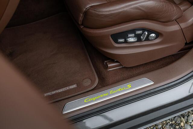 Porsche CAYENNE Coupé Turbo S E-Hybrid 680pk *NL auto-Approved Garantie 8-2026