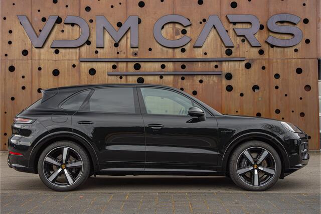 Porsche CAYENNE 3.0 E-Hybrid | PDCC | InnoDrive | Carbon | BOSE | Pano | HUD | 360 | Stoelventilatie |