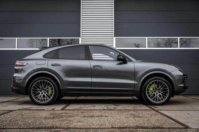Porsche CAYENNE Coupé 3.0 E-Hybrid |Sport chrono|Matrix-LED| Pano |Trekhaak elektr. |Keyless |BOSE |