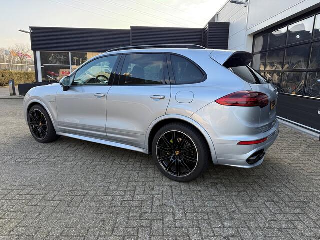 Porsche CAYENNE S E-HYBRID PLATINUM EDITION