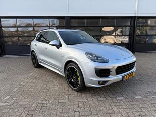 porsche-cayenne-s-e-hybrid-platinum