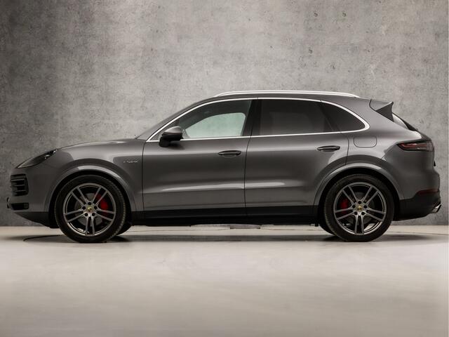 Porsche CAYENNE 3.0 E-Hybrid 463Pk (PANORAMADAK, SPORTCHRONO PAKKET, ORG NEDERLANDS, SFEERVERLICHTING, 14 WEGEN SPORTSTOELEN, KEYLESS, LUCHTVERING, APPLE CARPLAY, DAB+, STUURWIEL VERWARMD, NIEUWSTAAT)