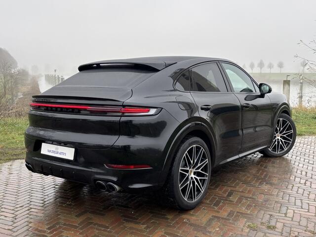 Porsche CAYENNE 3.0 E-Hybrid 470pk Luchtvering SportDesign Pano 22'' Trekhaak