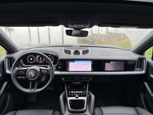 Porsche CAYENNE 3.0 E-Hybrid 470pk Luchtvering SportDesign Pano 22'' Trekhaak