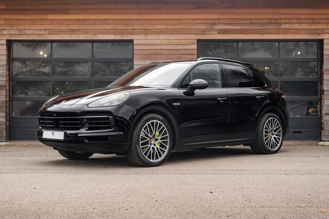 Porsche CAYENNE 3.0 E-Hybrid *RearSeatEntert-Nachtzicht-HUD-ACC-PDCC-el. Trekh