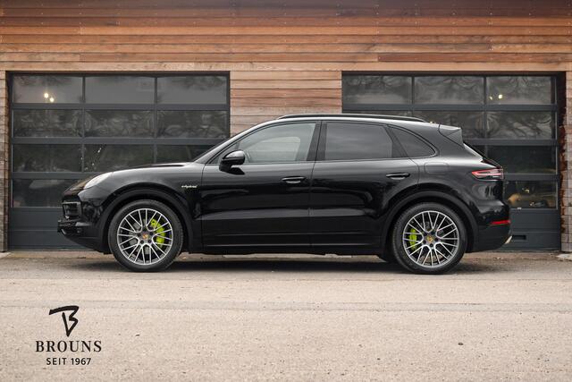 Porsche CAYENNE 3.0 E-Hybrid *RearSeatEntert-Nachtzicht-HUD-ACC-PDCC-el. Trekh