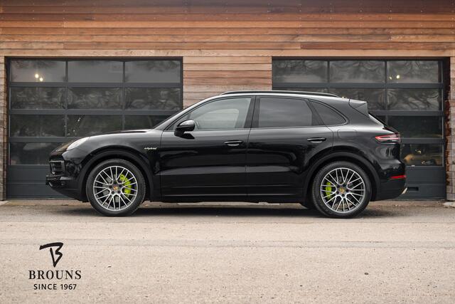 Porsche CAYENNE 3.0 E-Hybrid *RearSeatEntert-Nachtzicht-HUD-ACC-PDCC-el. Trekh