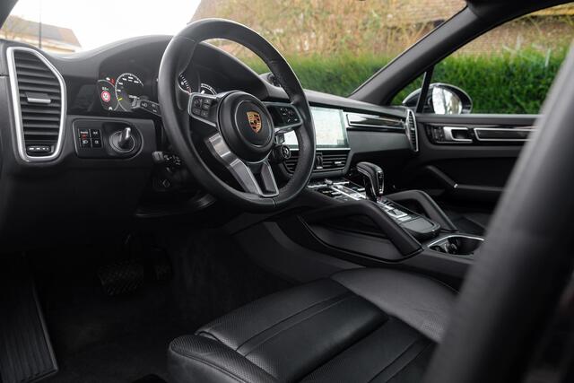 Porsche CAYENNE 3.0 E-Hybrid *RearSeatEntert-Nachtzicht-HUD-ACC-PDCC-el. Trekh