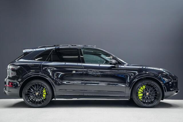Porsche CAYENNE Turbo S 4.0 680pk E-Hybrid |panoramdak|Bose|sport chrono|luchtvering|18-voudige sportstoelen|HUD|memory|360 camera|blind spot|keyless|cruise control adaptief|