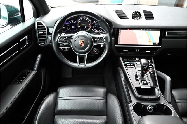 Porsche CAYENNE 3.0 E-Hybrid 462 PK / PANO / SPORTUITLAAT / CARBON / SPORTCHRONO / HUD / ACC / BOSE / SOFTCLOSE