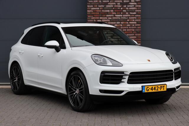 Porsche CAYENNE 3.0 V6 Aut8 | Luchtvering | Panoramadak | Camera | Memory | Trekhaak | Porsche Dynamic Light Systeem | Stoelverwarming V+A | Rijassistentiesysteem Rijstrookwissel |