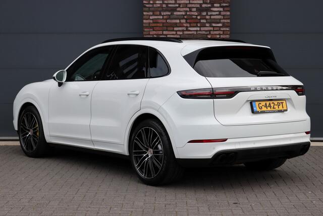 Porsche CAYENNE 3.0 V6 Aut8 | Luchtvering | Panoramadak | Camera | Memory | Trekhaak | Porsche Dynamic Light Systeem | Stoelverwarming V+A | Rijassistentiesysteem Rijstrookwissel |