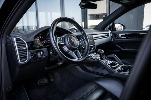 Porsche CAYENNE Coupé 3.0 - Sport Chrono | Luchtvering | Elek. Trekhaak | Bose | Memory