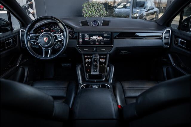 Porsche CAYENNE Coupé 3.0 - Sport Chrono | Luchtvering | Elek. Trekhaak | Bose | Memory