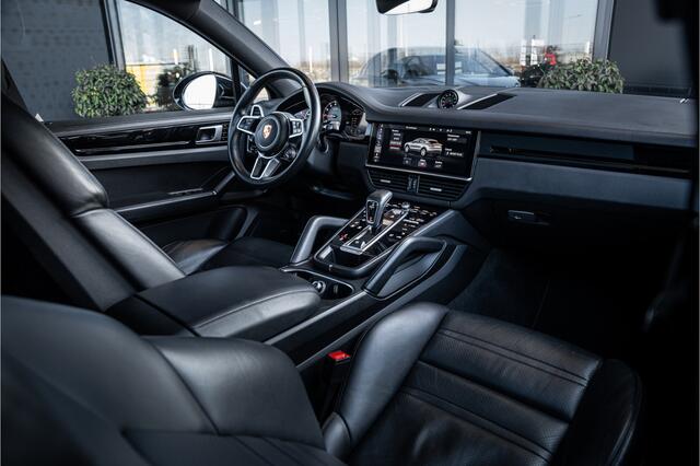 Porsche CAYENNE Coupé 3.0 - Sport Chrono | Luchtvering | Elek. Trekhaak | Bose | Memory