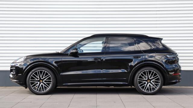Porsche CAYENNE 3.0 E-Hybrid SportDesign | BOSE Sound | Achterasbesturing | HD Matrix | PPF | Trekhaak | Surround View