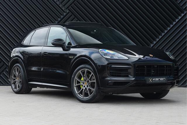 Porsche CAYENNE 3.0 E-Hybrid 462pk ACC Pano PDLS+ GTS Stoelvent. Sport Chrono Alcant.Hemel Luchtv.
