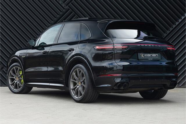 Porsche CAYENNE 3.0 E-Hybrid 462pk ACC Pano PDLS+ GTS Stoelvent. Sport Chrono Alcant.Hemel Luchtv.