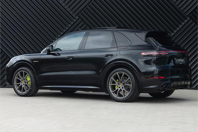 Porsche CAYENNE 3.0 E-Hybrid 462pk ACC Pano PDLS+ GTS Stoelvent. Sport Chrono Alcant.Hemel Luchtv.