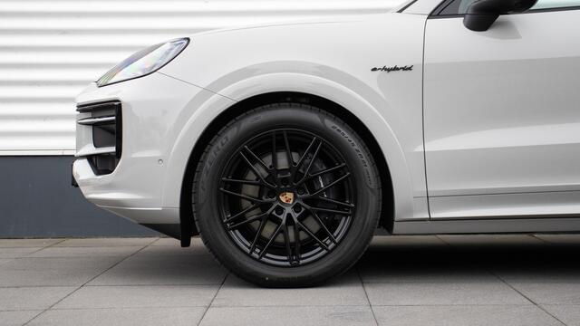 Porsche CAYENNE Coupé E-Hybrid SportDesign | Head-up | BOSE Sound | Soft-Close | HD Matrix | Sportuitlaat | Trekhaak | Bijrijdersdisplay
