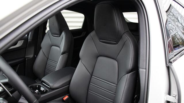 Porsche CAYENNE Coupé E-Hybrid SportDesign | Head-up | BOSE Sound | Soft-Close | HD Matrix | Sportuitlaat | Trekhaak | Bijrijdersdisplay