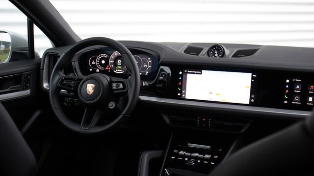 Porsche CAYENNE Coupé E-Hybrid SportDesign | Head-up | BOSE Sound | Soft-Close | HD Matrix | Sportuitlaat | Trekhaak | Bijrijdersdisplay