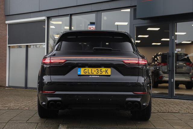 Porsche CAYENNE 3.0 E-Hybrid | Nachtzicht assistent | Sportdesign | Bose | Matrix | 22'' | Softclose