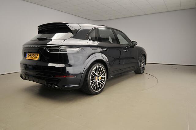 Porsche CAYENNE Turbo S E-Hybrid | SportDesign Carbon | Keramisch | Sportuitlaat | Panorama | Burmester 3D