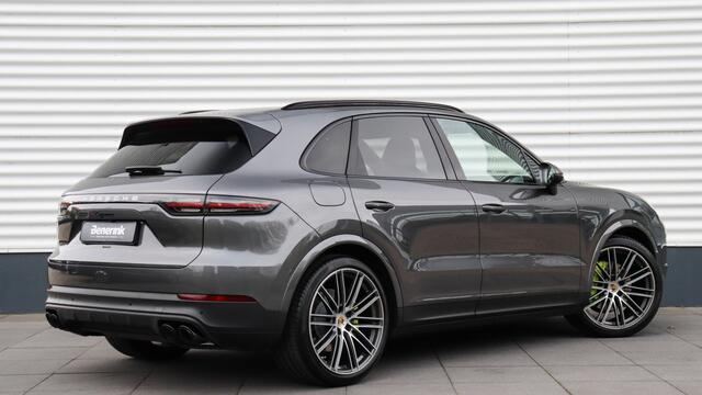 Porsche CAYENNE 3.0 E-Hybrid | Head-up | InnoDrive | Panoramadak | BOSE Sound | Surround View | Trekhaak