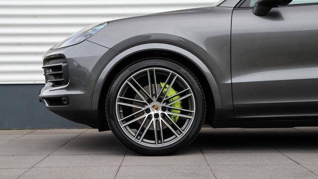 Porsche CAYENNE 3.0 E-Hybrid | Head-up | InnoDrive | Panoramadak | BOSE Sound | Surround View | Trekhaak