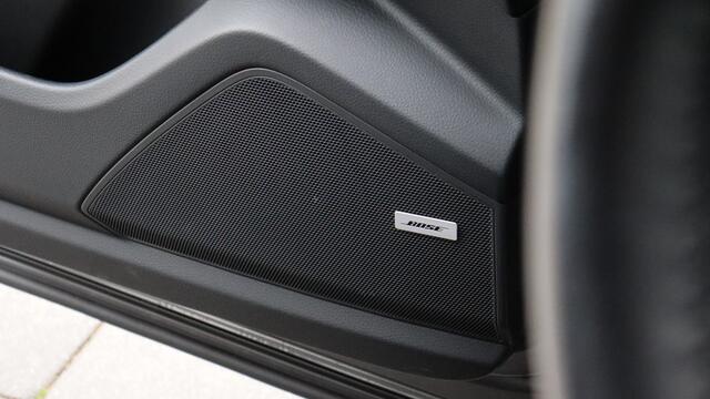 Porsche CAYENNE 3.0 E-Hybrid | Head-up | InnoDrive | Panoramadak | BOSE Sound | Surround View | Trekhaak
