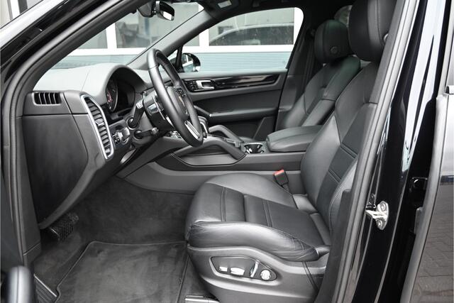 Porsche CAYENNE 3.0 E-Hybrid 462 PK / PANO / SPORTCHRONO / LED MATRIX / BOSE / MEMORY / ACC / STOELKOELING