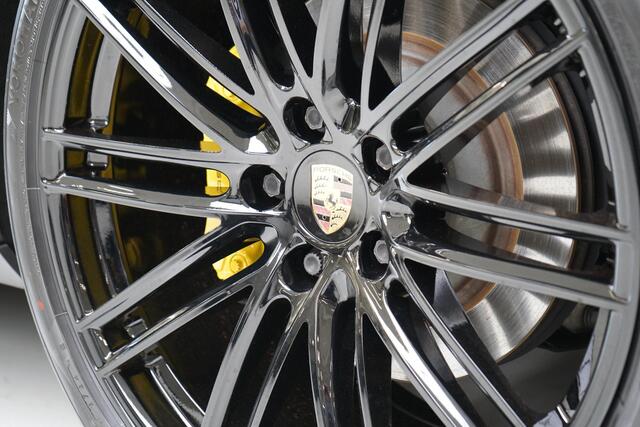 Porsche CAYENNE 3.0 E-Hybrid 462pk | Akrapovic | Panoramadak | 360 camera | Leder | Bose | Trekhaak | Head-Up